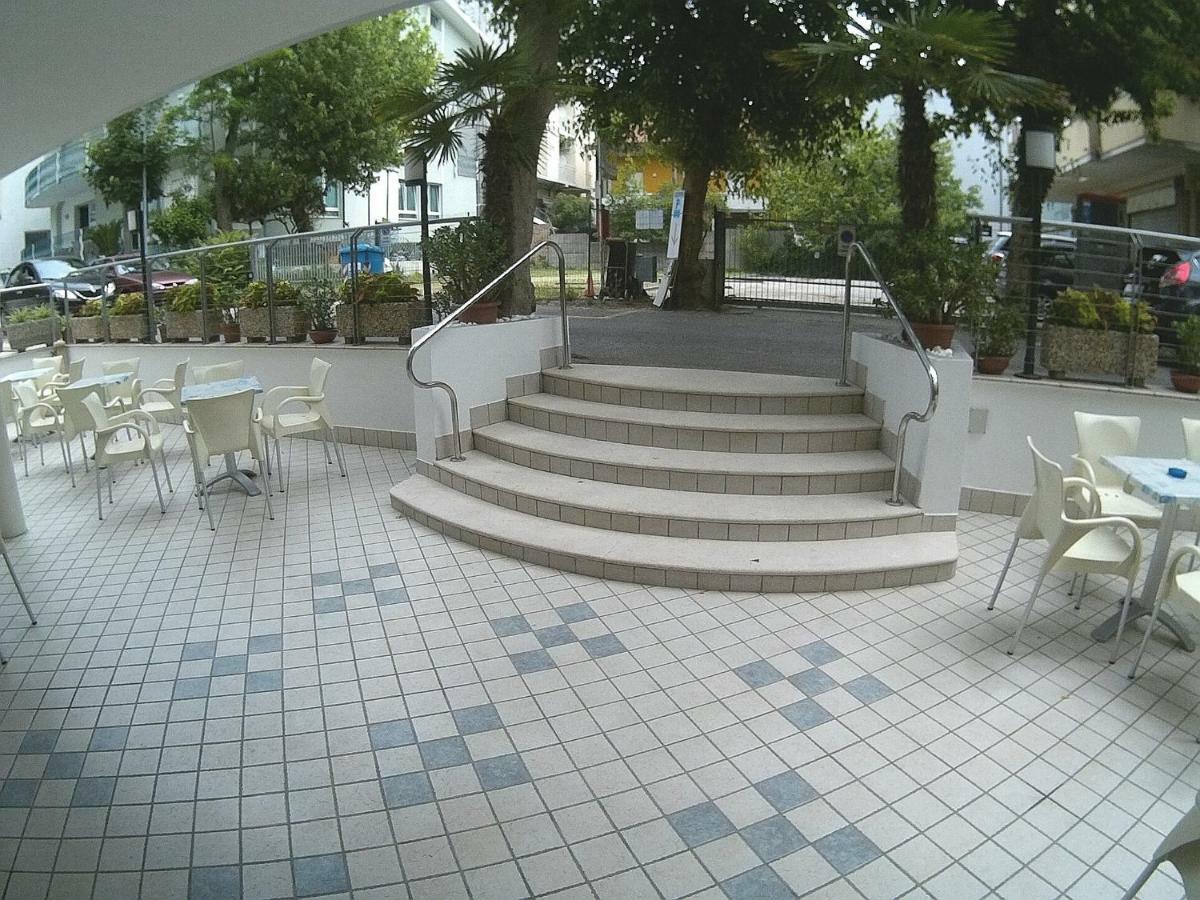 Hotel Azzurro Cattolica Zewnętrze zdjęcie