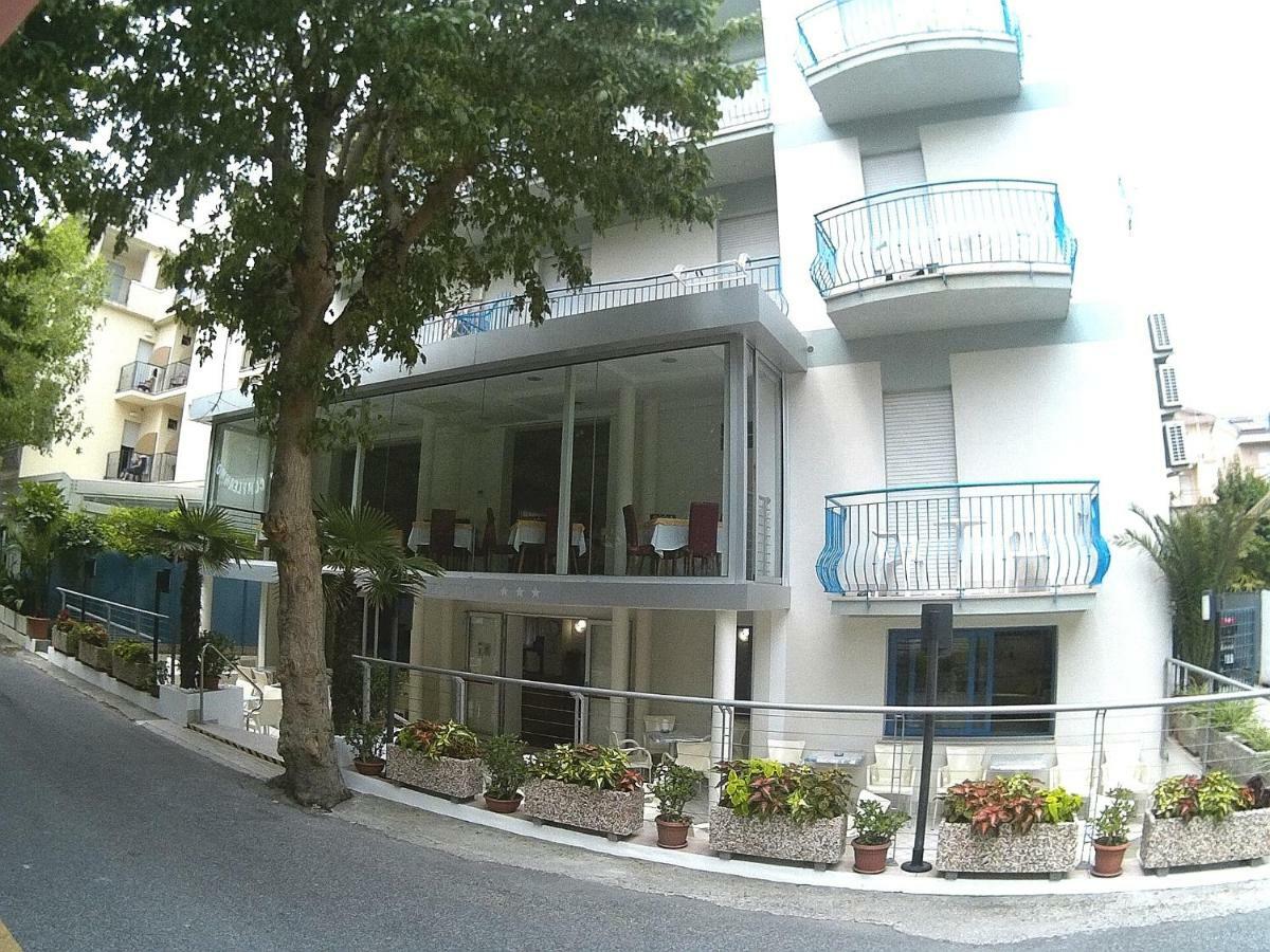 Hotel Azzurro Cattolica Zewnętrze zdjęcie